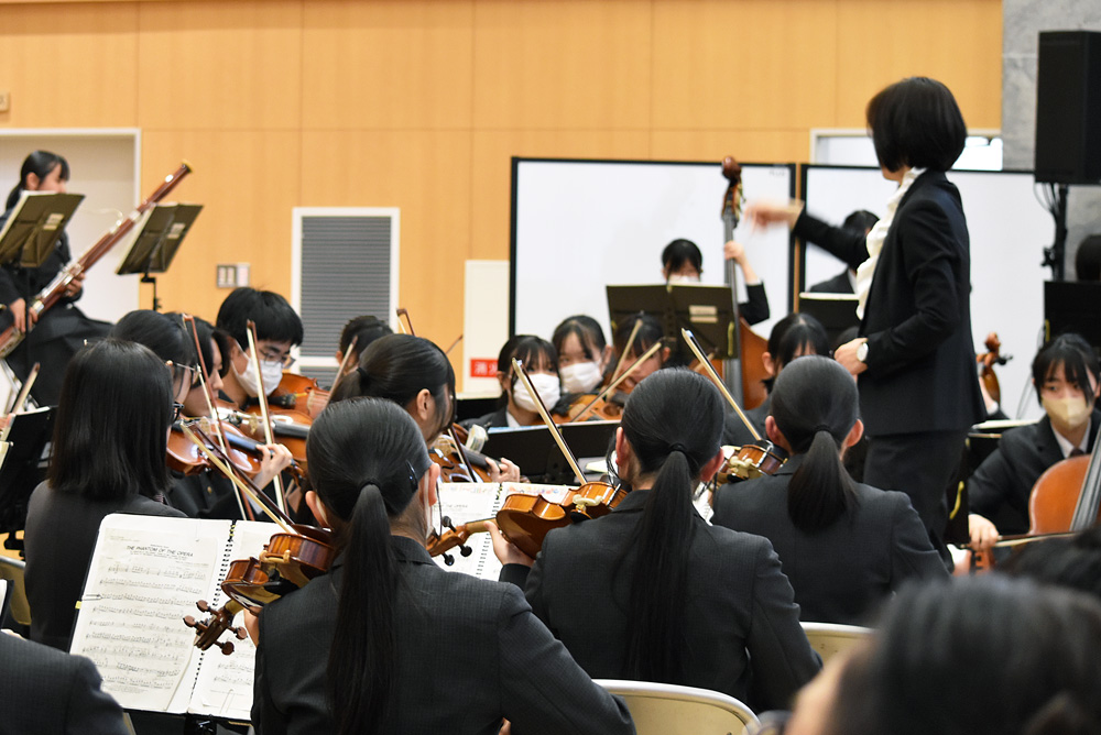 育徳館管弦楽部演奏